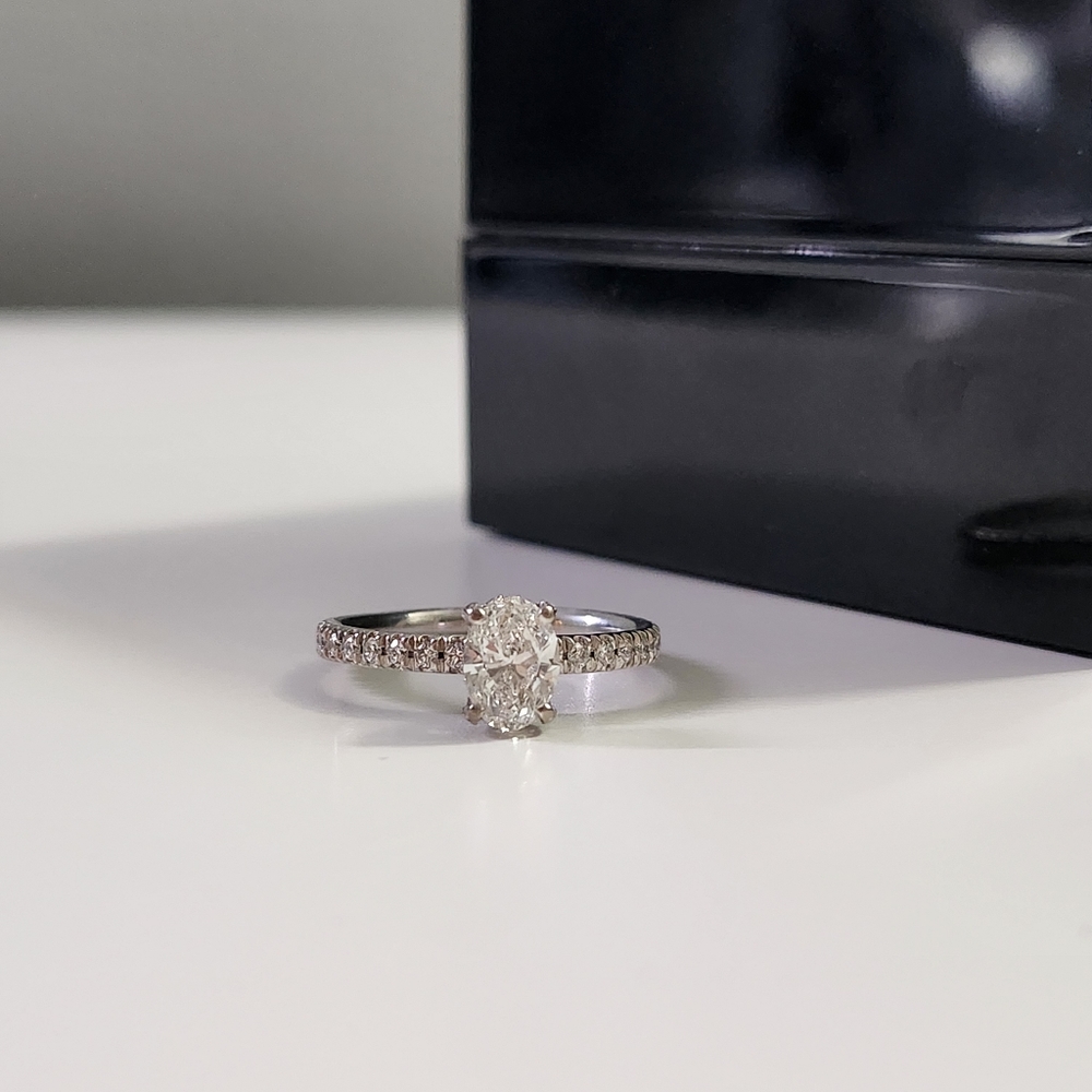 1.06 CT Oval Diamond Ring